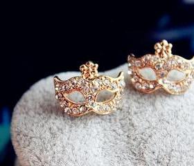 Free Shipping Mask Shape Stud Earrings Fashionable Rhinestone